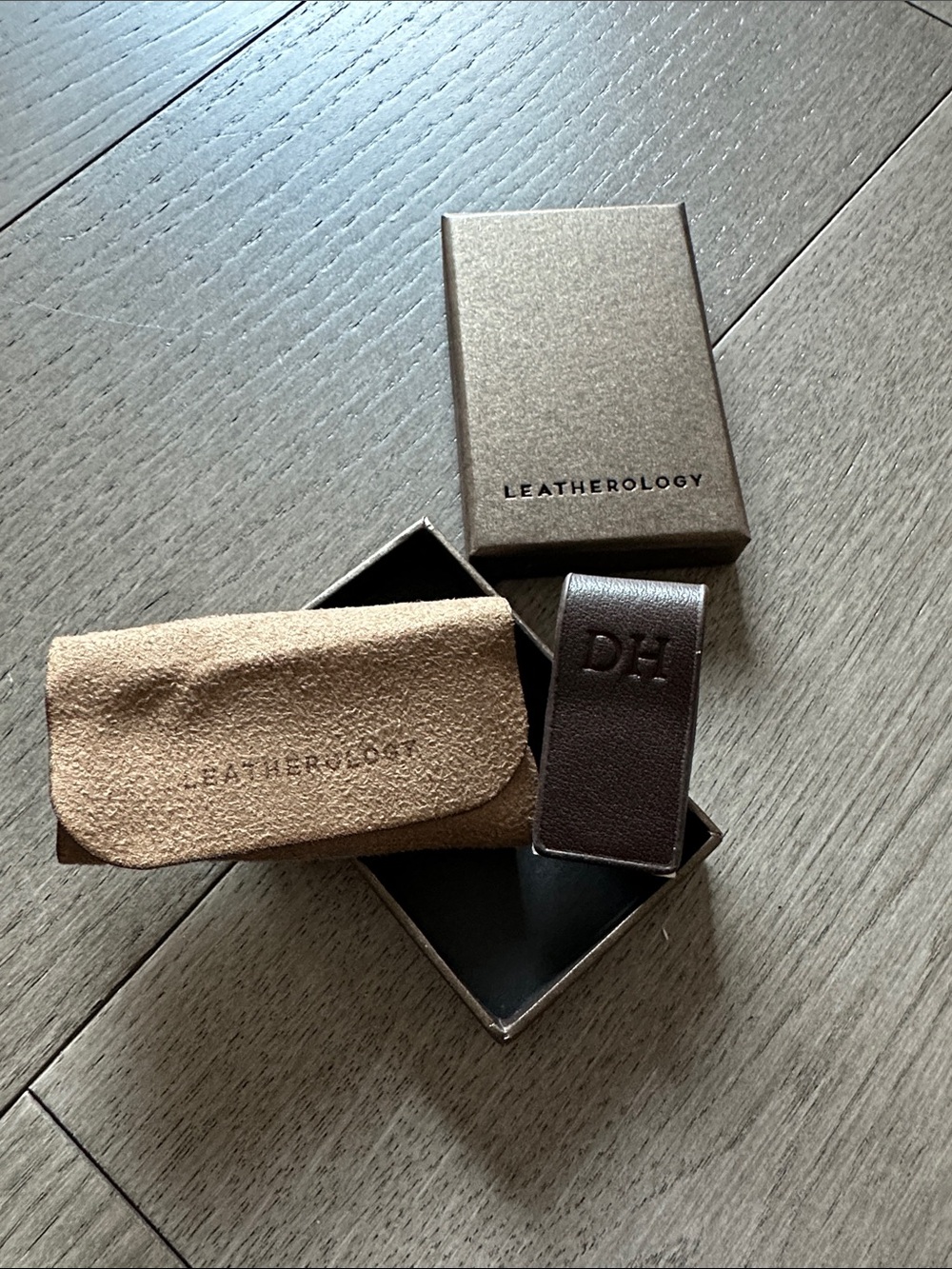Leatherology Brown Embossed magnetic bookmark NEW